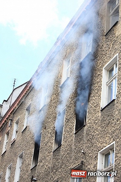 Zdjęcie w galerii na portalu naszraciborz.pl: 20 tys. zł strat po pożarze mieszkania na Opawskiej wiadomości z regionu