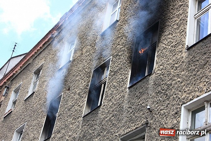 Zdjęcie w galerii na portalu naszraciborz.pl: 20 tys. zł strat po pożarze mieszkania na Opawskiej wiadomości z regionu