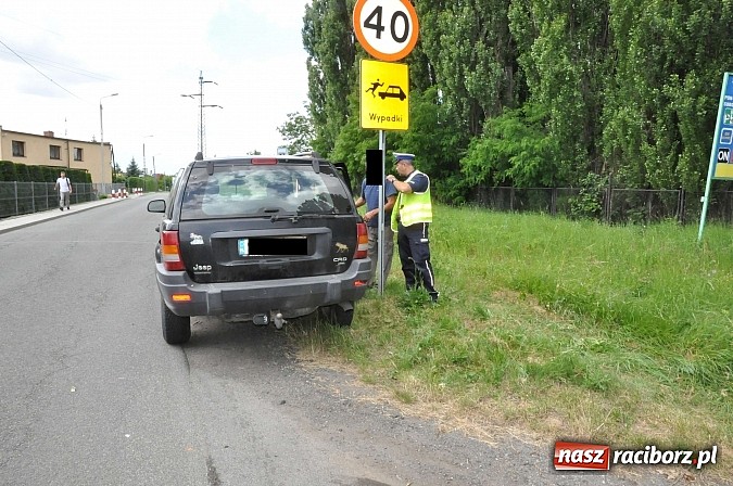 Zdjęcie w galerii na portalu naszraciborz.pl: Jeep i dostawcze renault zderzyły się na Ocickiej wiadomości z regionu