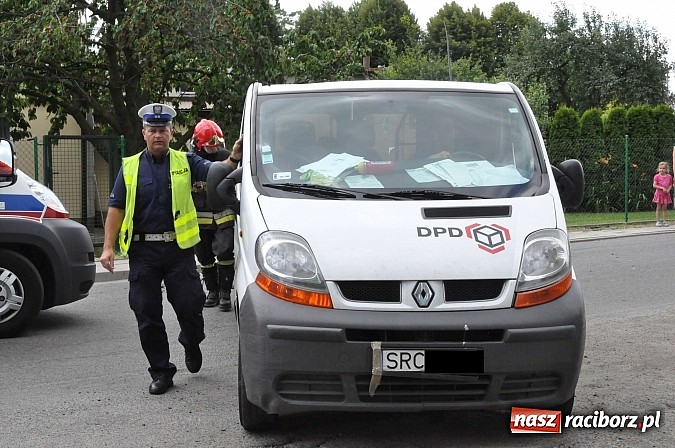 Zdjęcie w galerii na portalu naszraciborz.pl: Jeep i dostawcze renault zderzyły się na Ocickiej wiadomości z regionu