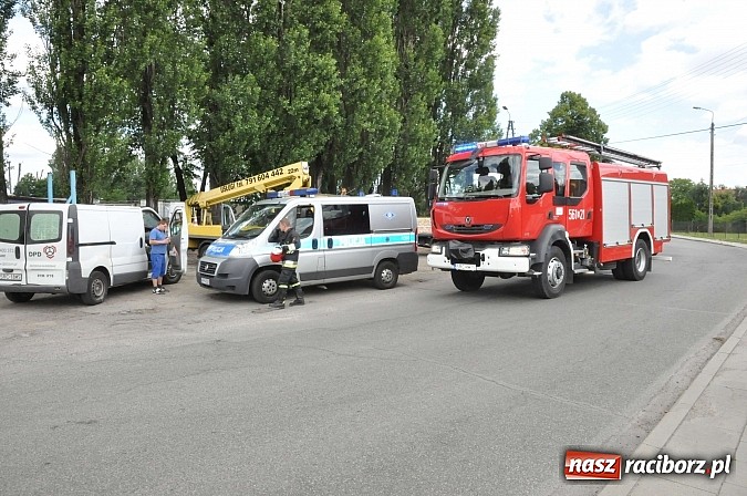 Zdjęcie w galerii na portalu naszraciborz.pl: Jeep i dostawcze renault zderzyły się na Ocickiej wiadomości z regionu