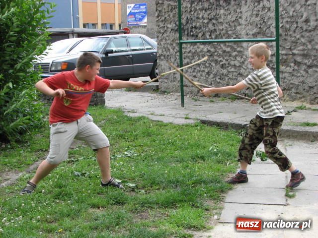 Zdjęcie w galerii na portalu naszraciborz.pl: Place zabaw, że pożal się Boże wiadomości z regionu