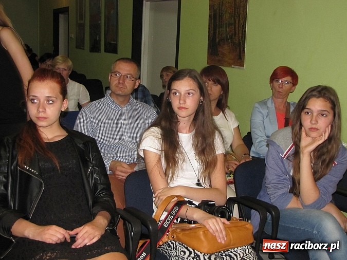 Zdjęcie w galerii na portalu naszraciborz.pl: Aktorzy z MDK po kolejnej premierze wiadomości z regionu