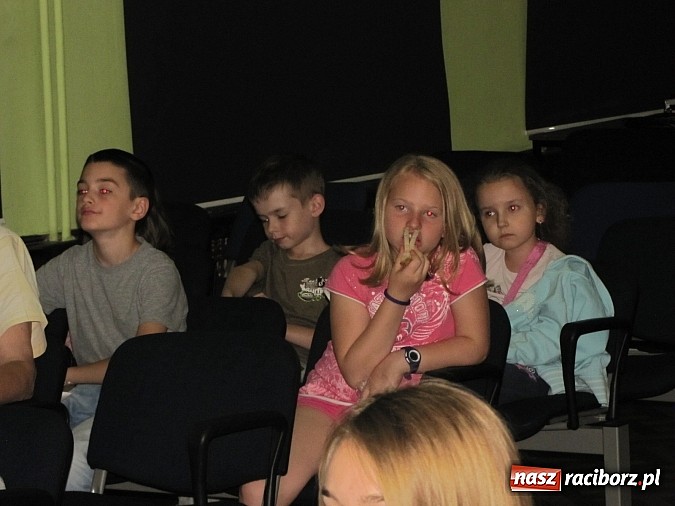 Zdjęcie w galerii na portalu naszraciborz.pl: Aktorzy z MDK po kolejnej premierze wiadomości z regionu