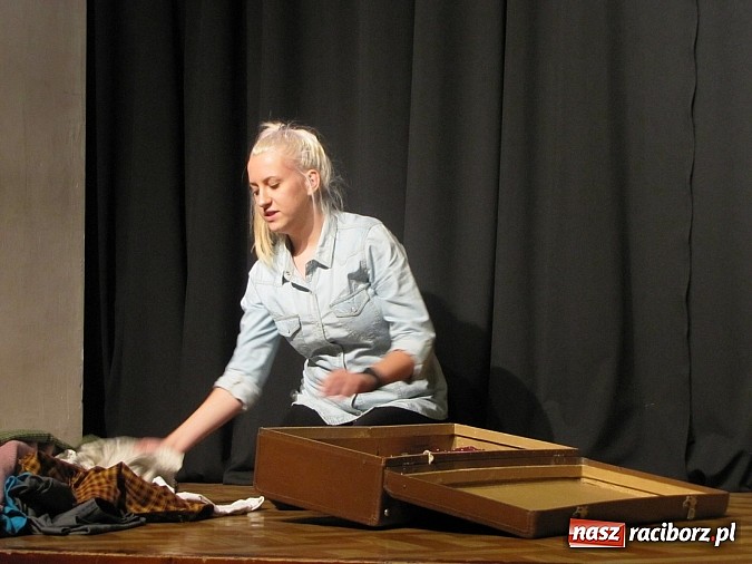 Zdjęcie w galerii na portalu naszraciborz.pl: Aktorzy z MDK po kolejnej premierze wiadomości z regionu