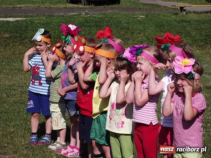 Zdjęcie w galerii na portalu naszraciborz.pl: Przedszkole nr 16: Piknik rodzinny na sportowo wiadomości z regionu