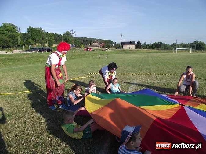 Zdjęcie w galerii na portalu naszraciborz.pl: Przedszkole nr 16: Piknik rodzinny na sportowo wiadomości z regionu