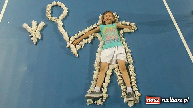 Zdjęcie w galerii na portalu naszraciborz.pl: Klub z Kędzierzyna-Koźla dziękuje szkole w Nędzy za wsparcie wiadomości z regionu