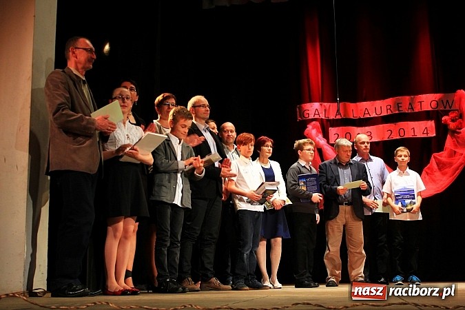 Zdjęcie w galerii na portalu naszraciborz.pl: W Strzesze odbyła się Gala Laureatów SP 18 wiadomości z regionu