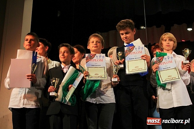 Zdjęcie w galerii na portalu naszraciborz.pl: W Strzesze odbyła się Gala Laureatów SP 18 wiadomości z regionu