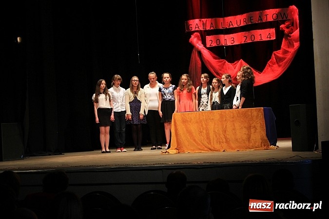 Zdjęcie w galerii na portalu naszraciborz.pl: W Strzesze odbyła się Gala Laureatów SP 18 wiadomości z regionu