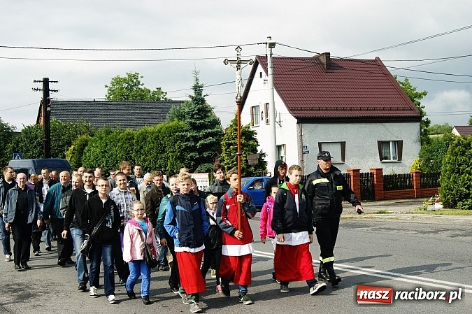 Zdjęcie w galerii na portalu naszraciborz.pl: Bieńkowiczanie po raz kolejny poszli dziękować Matce Bożej wiadomości z regionu