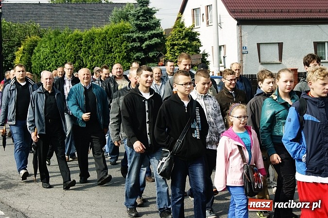 Zdjęcie w galerii na portalu naszraciborz.pl: Bieńkowiczanie po raz kolejny poszli dziękować Matce Bożej wiadomości z regionu