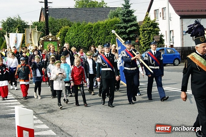 Zdjęcie w galerii na portalu naszraciborz.pl: Bieńkowiczanie po raz kolejny poszli dziękować Matce Bożej wiadomości z regionu