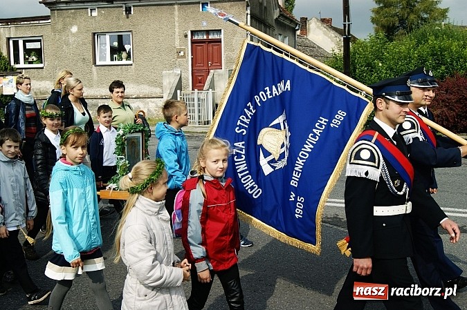 Zdjęcie w galerii na portalu naszraciborz.pl: Bieńkowiczanie po raz kolejny poszli dziękować Matce Bożej wiadomości z regionu
