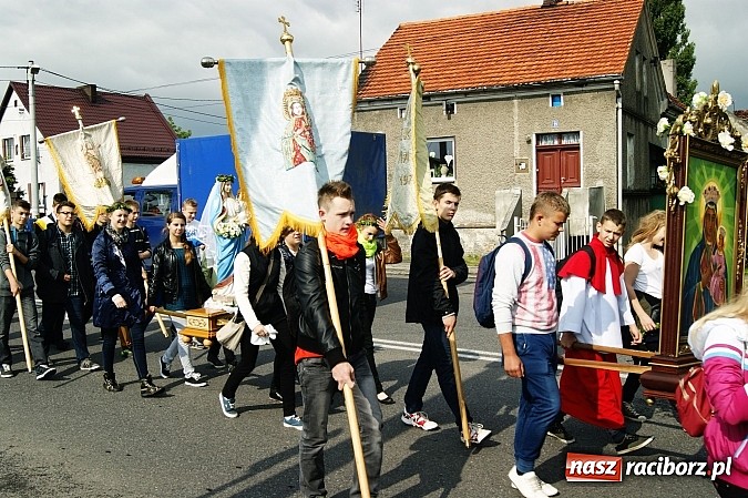 Zdjęcie w galerii na portalu naszraciborz.pl: Bieńkowiczanie po raz kolejny poszli dziękować Matce Bożej wiadomości z regionu