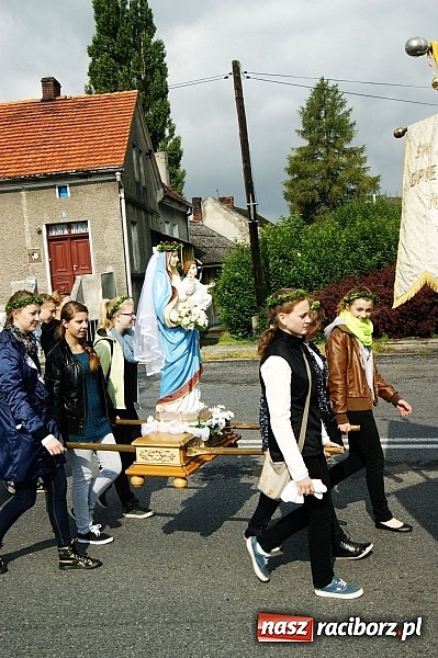 Zdjęcie w galerii na portalu naszraciborz.pl: Bieńkowiczanie po raz kolejny poszli dziękować Matce Bożej wiadomości z regionu