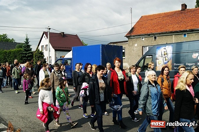 Zdjęcie w galerii na portalu naszraciborz.pl: Bieńkowiczanie po raz kolejny poszli dziękować Matce Bożej wiadomości z regionu