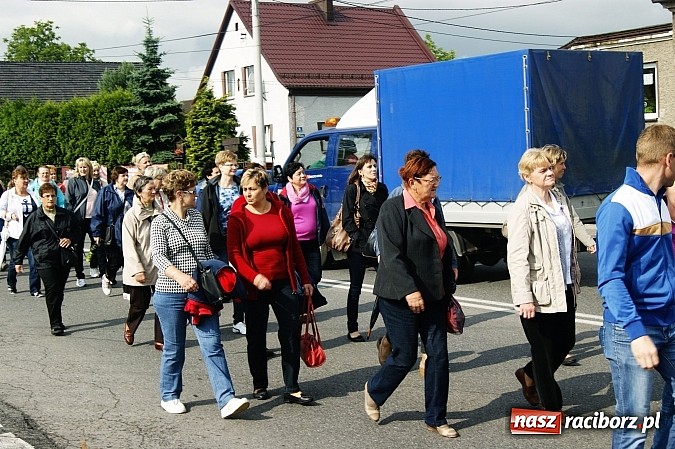 Zdjęcie w galerii na portalu naszraciborz.pl: Bieńkowiczanie po raz kolejny poszli dziękować Matce Bożej wiadomości z regionu