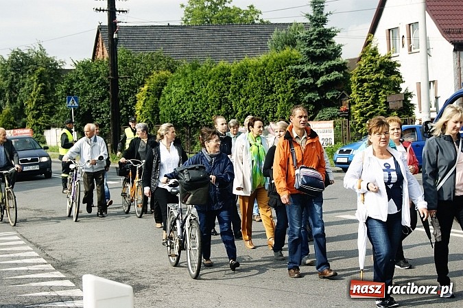 Zdjęcie w galerii na portalu naszraciborz.pl: Bieńkowiczanie po raz kolejny poszli dziękować Matce Bożej wiadomości z regionu