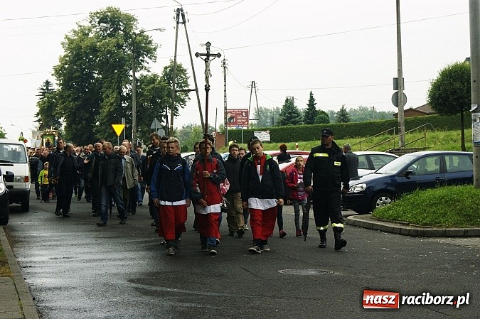 Zdjęcie w galerii na portalu naszraciborz.pl: Bieńkowiczanie po raz kolejny poszli dziękować Matce Bożej wiadomości z regionu