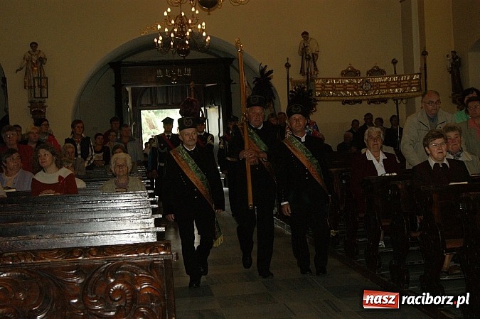 Zdjęcie w galerii na portalu naszraciborz.pl: Bieńkowiczanie po raz kolejny poszli dziękować Matce Bożej wiadomości z regionu
