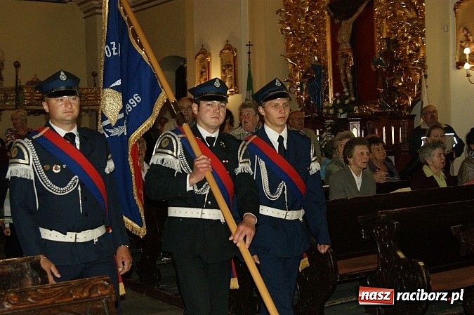 Zdjęcie w galerii na portalu naszraciborz.pl: Bieńkowiczanie po raz kolejny poszli dziękować Matce Bożej wiadomości z regionu