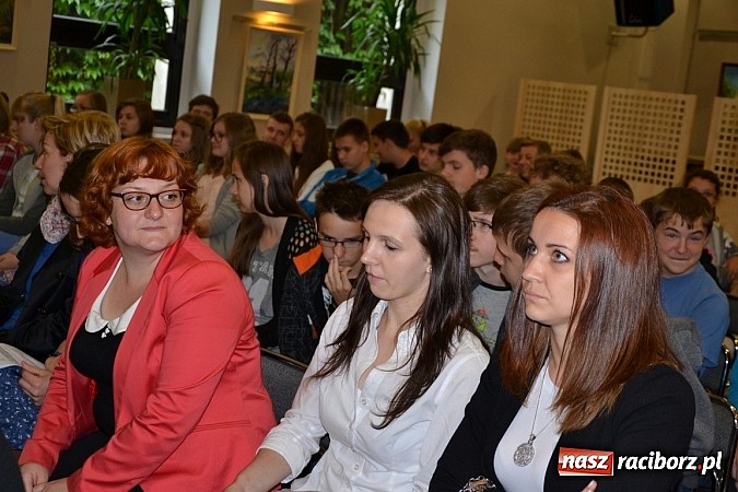 Zdjęcie w galerii na portalu naszraciborz.pl: W tworkowskim Centrum Kultury zaprezentowano nowy portal mapowy wiadomości z regionu