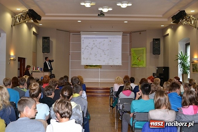 Zdjęcie w galerii na portalu naszraciborz.pl: W tworkowskim Centrum Kultury zaprezentowano nowy portal mapowy wiadomości z regionu
