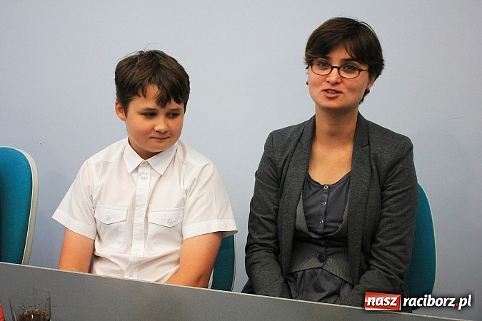 Zdjęcie w galerii na portalu naszraciborz.pl: Oni wiedzą jak oswoić ortografię wiadomości z regionu