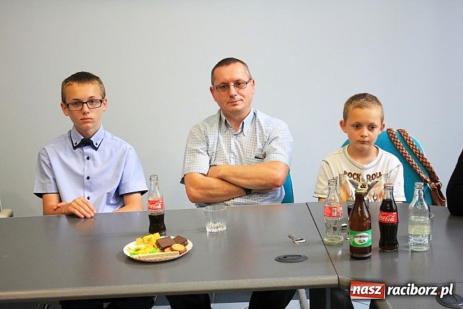 Zdjęcie w galerii na portalu naszraciborz.pl: Oni wiedzą jak oswoić ortografię wiadomości z regionu