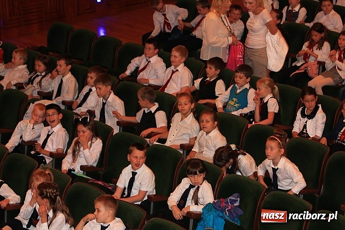 Zdjęcie w galerii na portalu naszraciborz.pl: SP 1: Podsumowanie roku szkolnego w RCK wiadomości z regionu