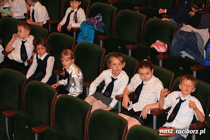 Zdjęcie w galerii na portalu naszraciborz.pl: SP 1: Podsumowanie roku szkolnego w RCK wiadomości z regionu