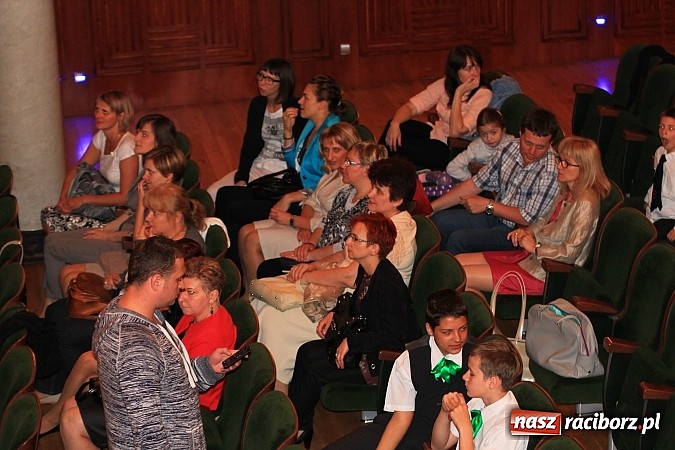 Zdjęcie w galerii na portalu naszraciborz.pl: SP 1: Podsumowanie roku szkolnego w RCK wiadomości z regionu