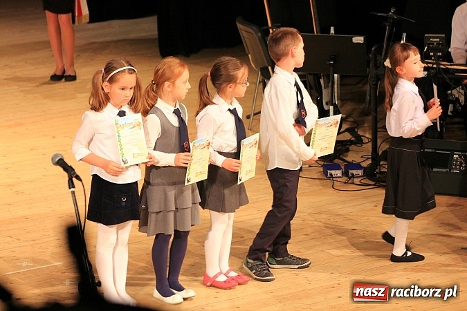 Zdjęcie w galerii na portalu naszraciborz.pl: SP 1: Podsumowanie roku szkolnego w RCK wiadomości z regionu