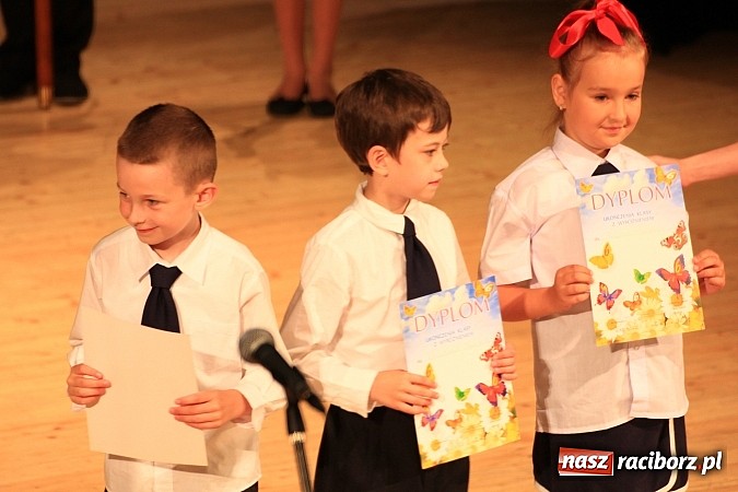 Zdjęcie w galerii na portalu naszraciborz.pl: SP 1: Podsumowanie roku szkolnego w RCK wiadomości z regionu