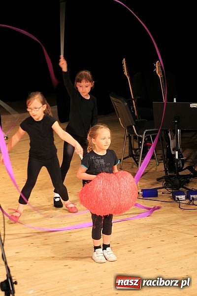 Zdjęcie w galerii na portalu naszraciborz.pl: SP 1: Podsumowanie roku szkolnego w RCK wiadomości z regionu