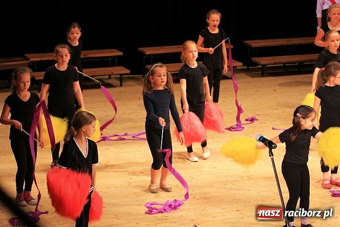 Zdjęcie w galerii na portalu naszraciborz.pl: SP 1: Podsumowanie roku szkolnego w RCK wiadomości z regionu