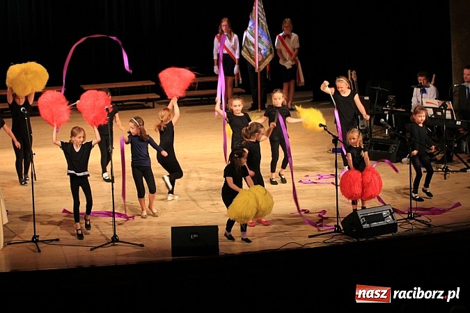 Zdjęcie w galerii na portalu naszraciborz.pl: SP 1: Podsumowanie roku szkolnego w RCK wiadomości z regionu