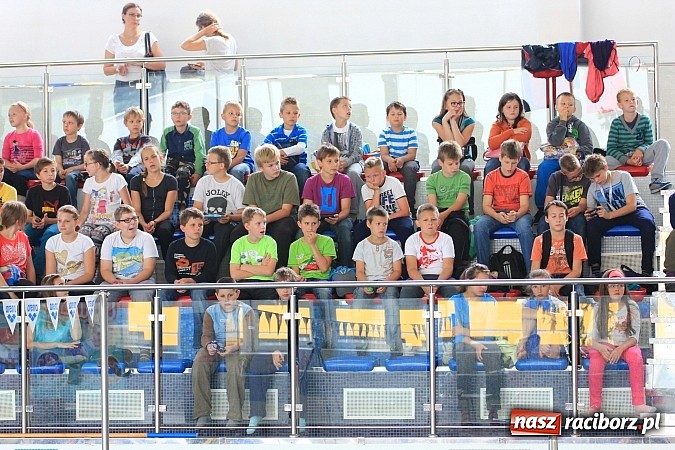 Zdjęcie w galerii na portalu naszraciborz.pl: Pokazy ratownictwa na pływalni ZSOMS wiadomości z regionu