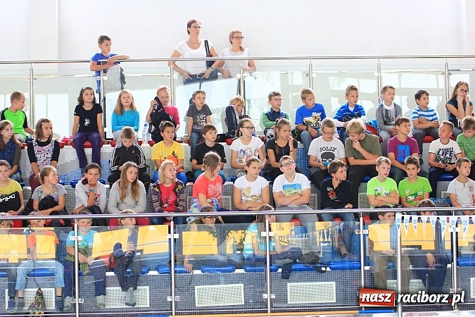 Zdjęcie w galerii na portalu naszraciborz.pl: Pokazy ratownictwa na pływalni ZSOMS wiadomości z regionu