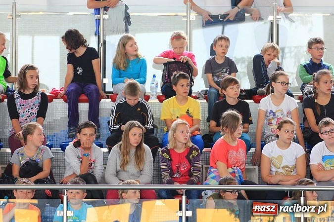 Zdjęcie w galerii na portalu naszraciborz.pl: Pokazy ratownictwa na pływalni ZSOMS wiadomości z regionu