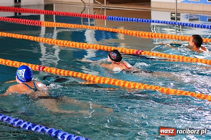 Zdjęcie w galerii na portalu naszraciborz.pl: Pokazy ratownictwa na pływalni ZSOMS wiadomości z regionu