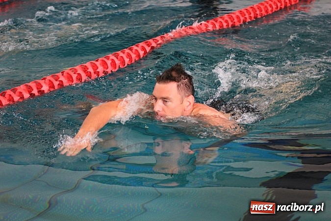 Zdjęcie w galerii na portalu naszraciborz.pl: Pokazy ratownictwa na pływalni ZSOMS wiadomości z regionu