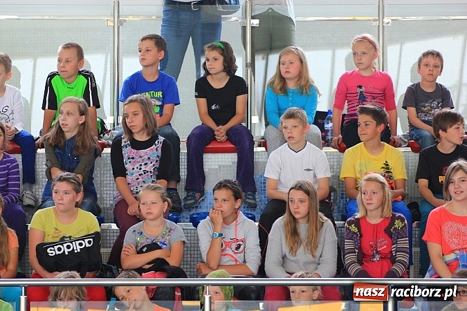 Zdjęcie w galerii na portalu naszraciborz.pl: Pokazy ratownictwa na pływalni ZSOMS wiadomości z regionu