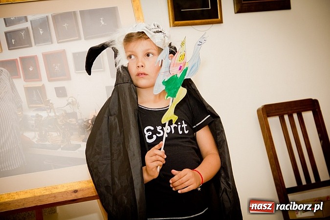 Zdjęcie w galerii na portalu naszraciborz.pl: Zobacz jak na zamku witano wakacje, czyli Zamkowa Noc z Duchami - odsłona trzecia wiadomości z regionu