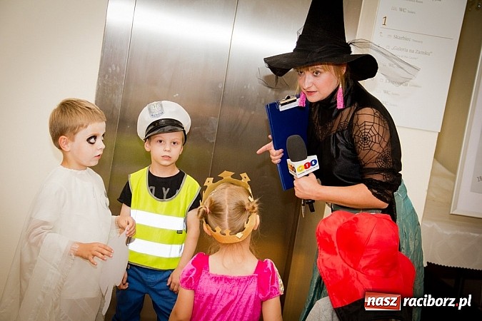 Zdjęcie w galerii na portalu naszraciborz.pl: Zobacz jak na zamku witano wakacje, czyli Zamkowa Noc z Duchami - odsłona trzecia wiadomości z regionu