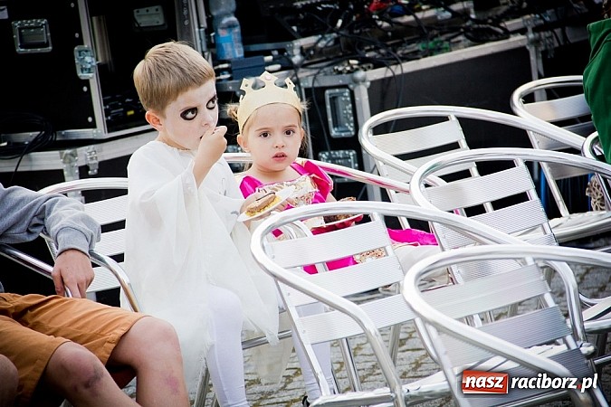 Zdjęcie w galerii na portalu naszraciborz.pl: Zobacz jak na zamku witano wakacje, czyli Zamkowa Noc z Duchami - odsłona trzecia wiadomości z regionu