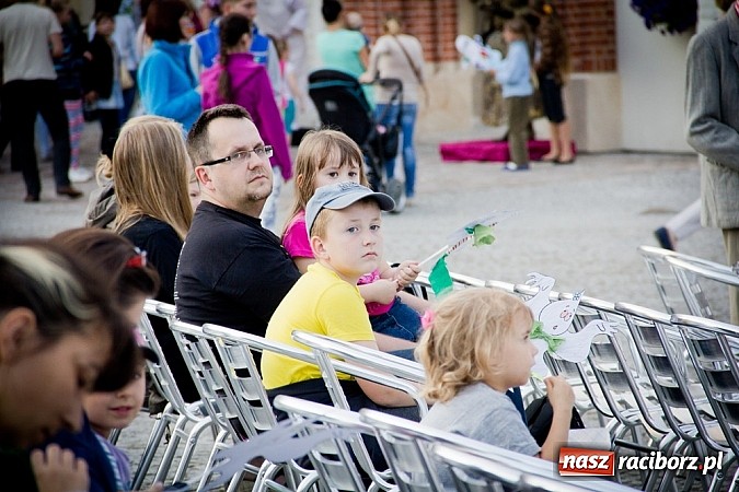 Zdjęcie w galerii na portalu naszraciborz.pl: Zobacz jak na zamku witano wakacje, czyli Zamkowa Noc z Duchami - odsłona trzecia wiadomości z regionu