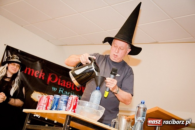 Zdjęcie w galerii na portalu naszraciborz.pl: Zobacz jak na zamku witano wakacje, czyli Zamkowa Noc z Duchami - odsłona trzecia wiadomości z regionu